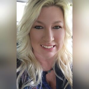 Meet your Posher, Holly